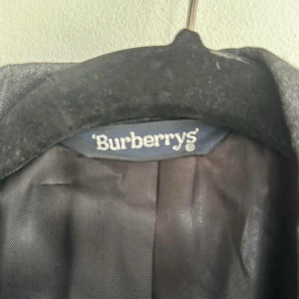 Mens vintage Burberry’s charcoal gray pinstripe blazer sports coat 52R